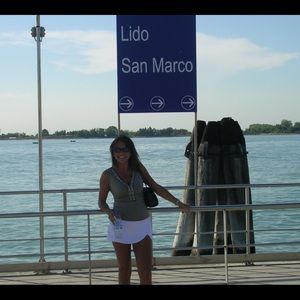 Lululemon white skort - size 6 - also selling shirt